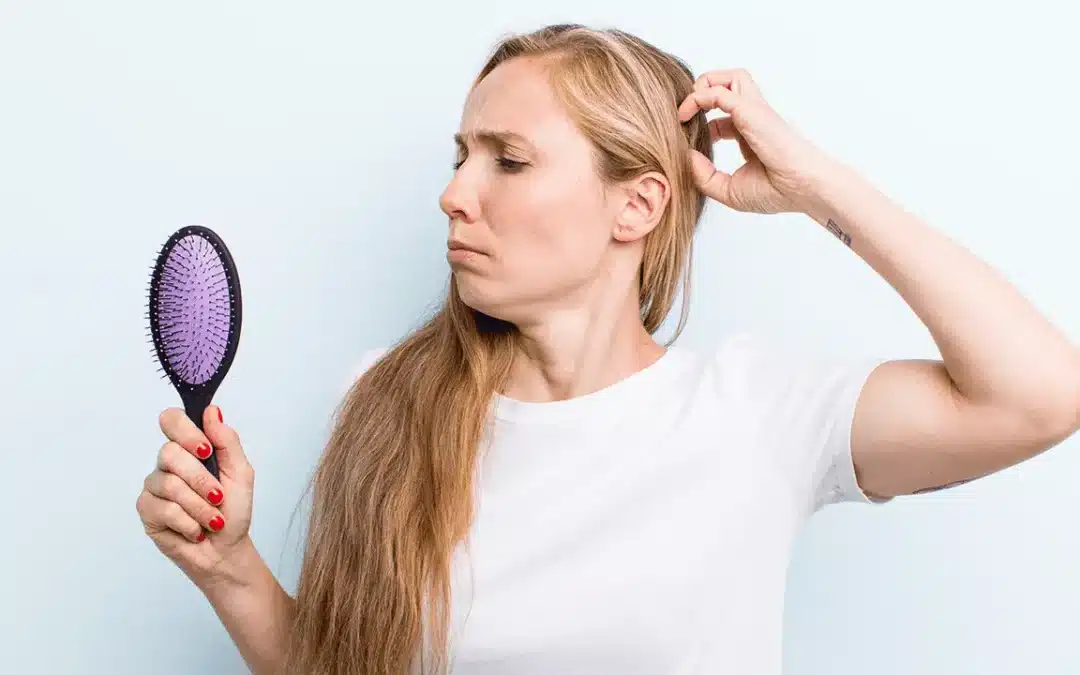 Haaruitval bij vrouwen: oorzaken en oplossingen