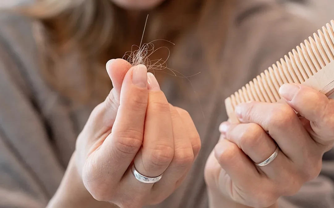 Hoeveel haren verlies je per dag? En wat is normaal haarverlies?
